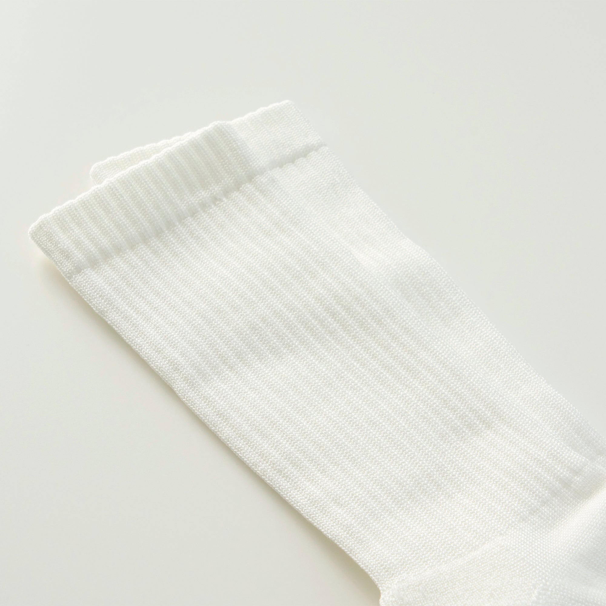 THIRD AID SOCKS -WHITE-
