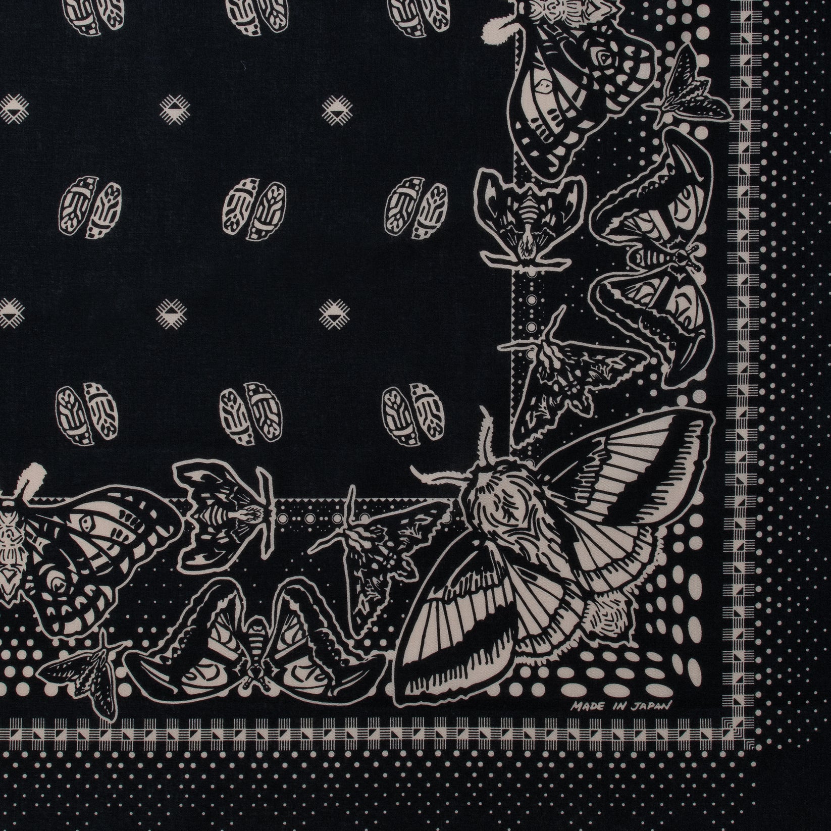 “Nighthings” (90x90) -One ear brand-
